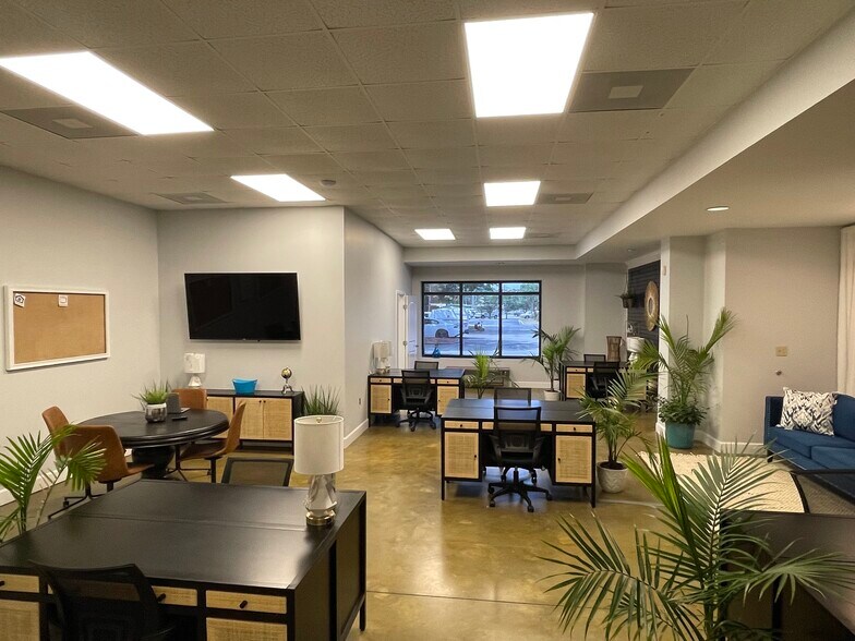 More Photos Of 8115 Waters Ave, Savannah Showroom For Sale