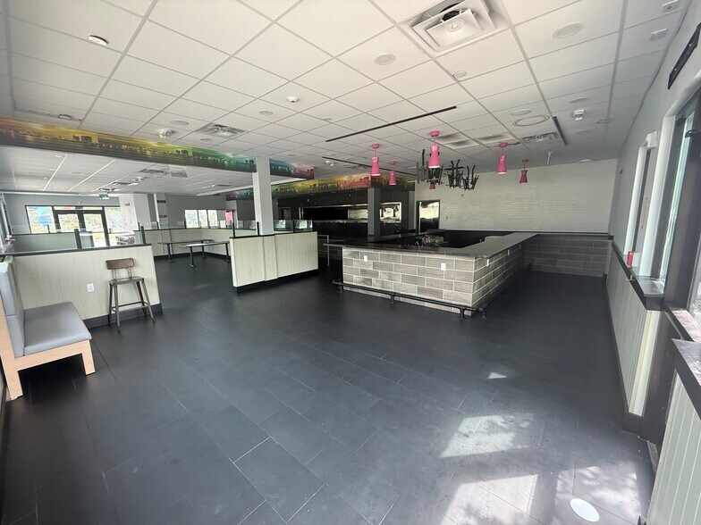 More Photos Of 5320 N Orange Blossom Trl, Orlando Restaurant For Sale