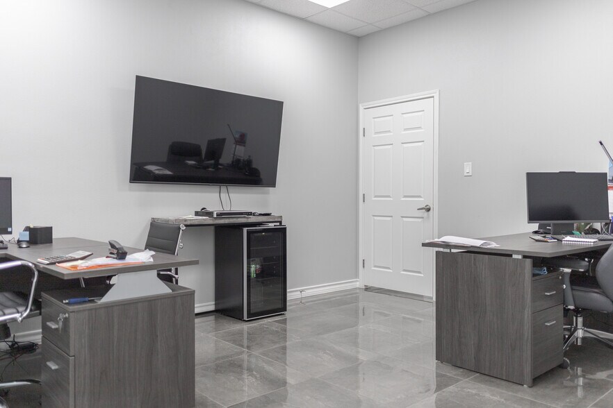 More Photos Of 119 North America Rd, Laredo Land For Sale