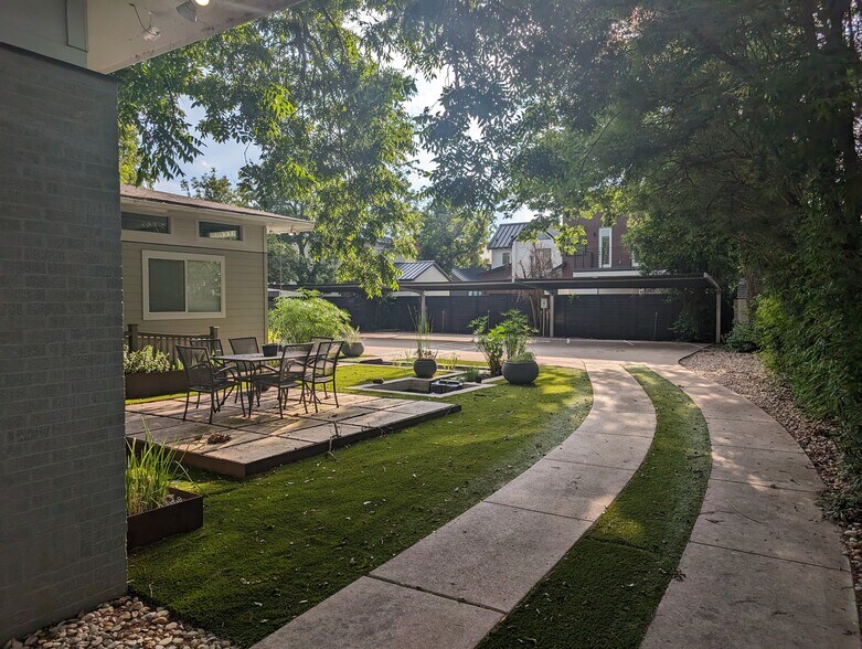 More Photos Of 3906 Menchaca Rd, Austin Medical For Lease