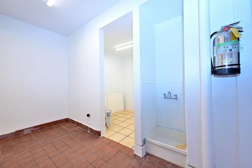 More Photos Of 1487-1491 E Colorado Blvd, Pasadena Storefront Retail Office For Lease