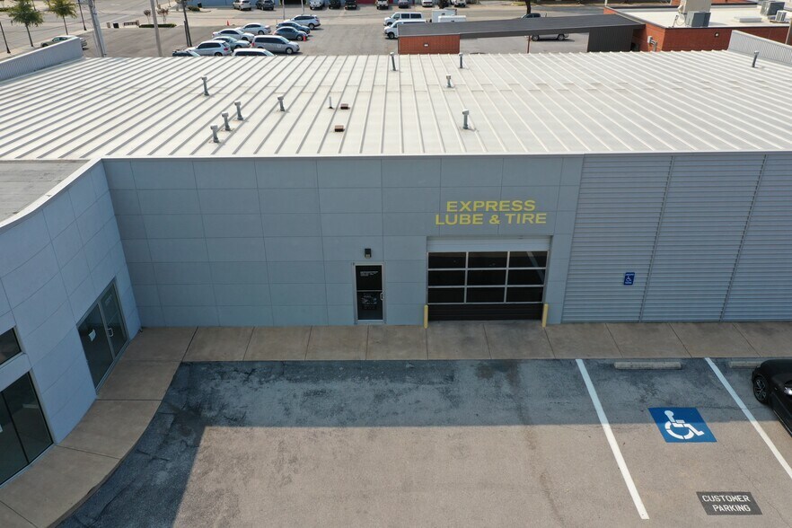 More Photos Of 202 W Gore Blvd, Lawton Auto Dealership For Sale