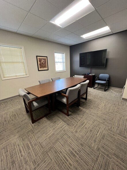 More Photos Of 609 W Lincoln Ave, Goshen Office For Sale