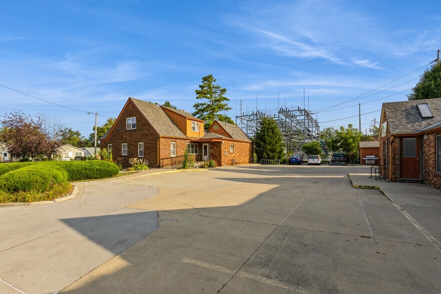 More Photos Of 324 1st St, Des Moines General Retail For Sale