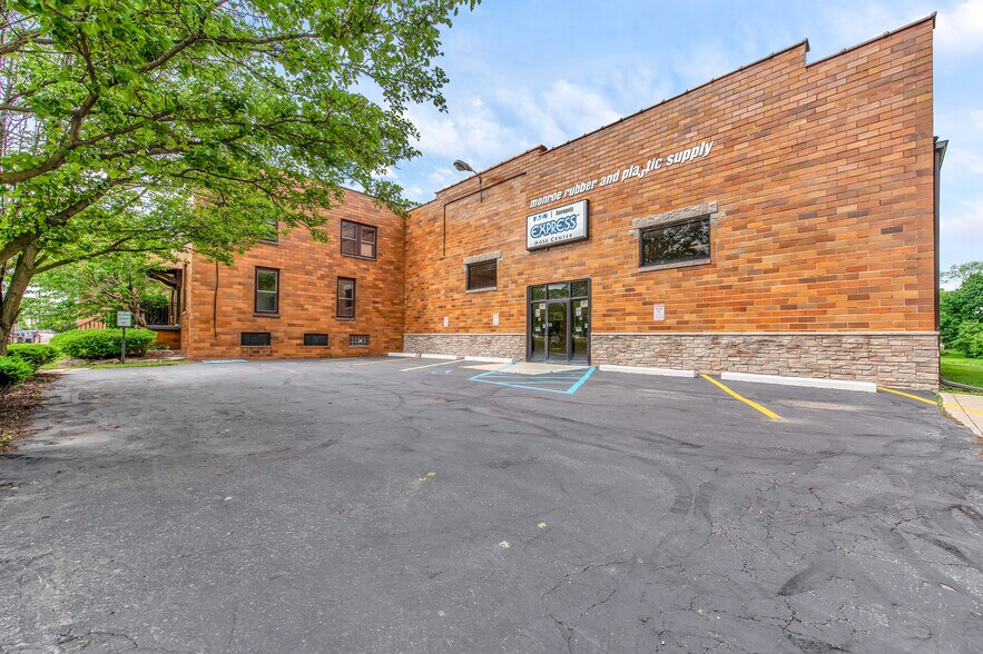 More Photos Of 425 E Front St, Monroe Manufacturing For Lease