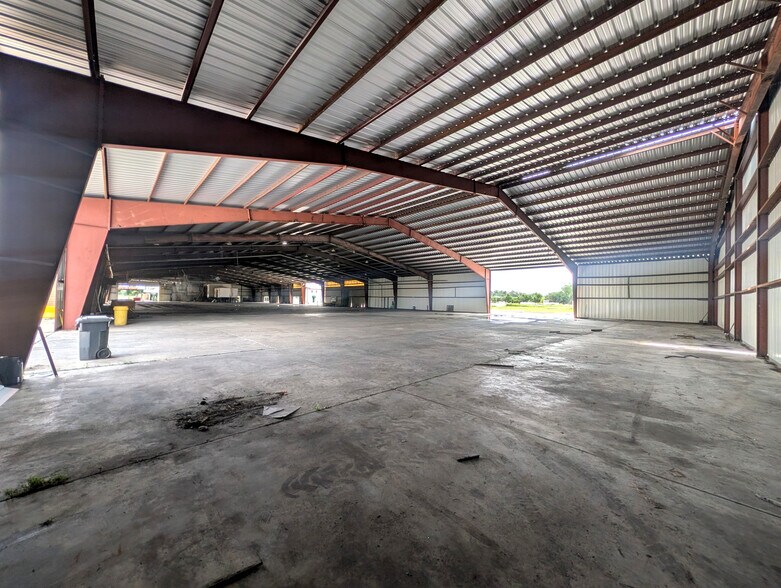 More Photos Of 1509 S Byron Butler Pky, Perry Manufacturing For Sale