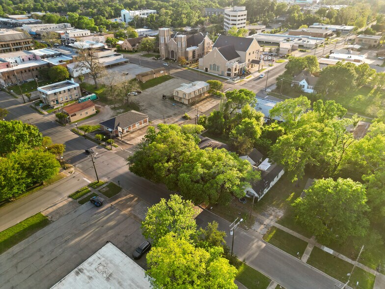 More Photos Of 928 University Ave, Huntsville Apartments For Sale