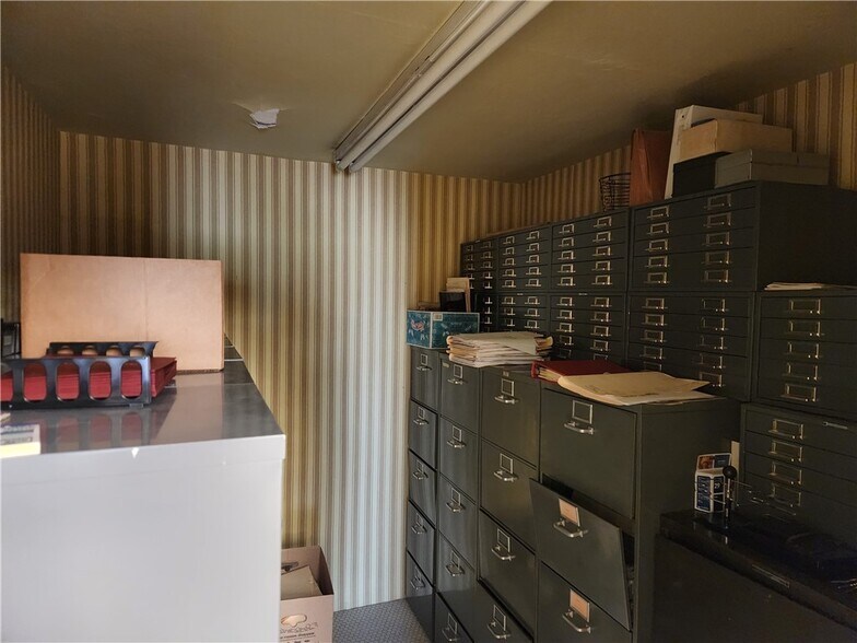 More Photos Of 104 Main St, Black River Falls Flex For Sale