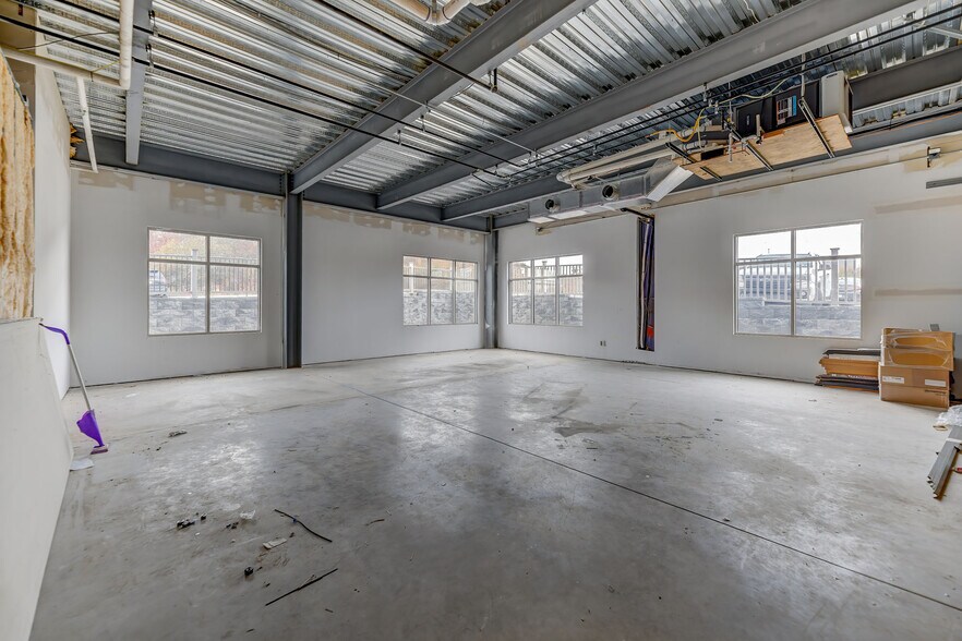 More Photos Of 1033 Alliance Park Dr, Bloomsburg Office For Lease