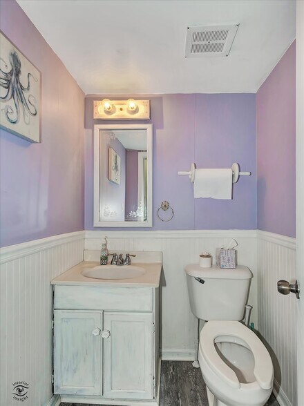 More Photos Of 2-4 E Front St, Newark Health Club For Sale