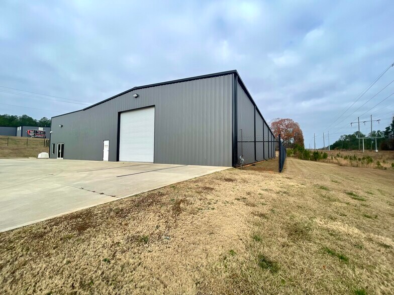 More Photos Of 31 Steelview Dr, Roanoke Distribution For Sale