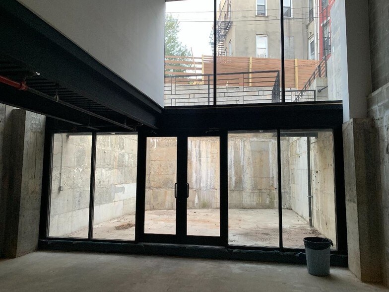 More Photos Of 186 Greenpoint Ave, Brooklyn Apartments For Lease