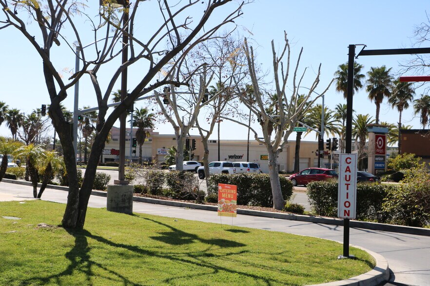 More Photos Of 2712 Canyon Springs Pky, Riverside Storefront Retail Office For Lease