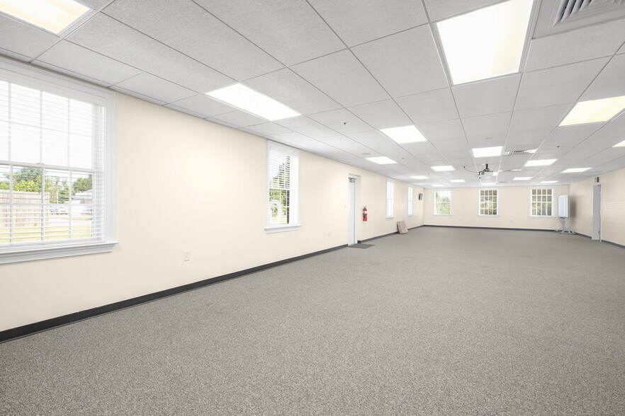 More Photos Of 3310 Shannon Park Dr, Fredericksburg Office For Sale