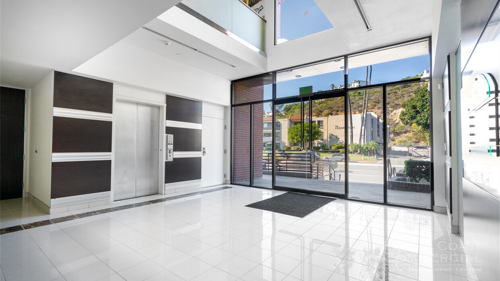 More Photos Of 6863 Friars Rd, San Diego Office For Lease