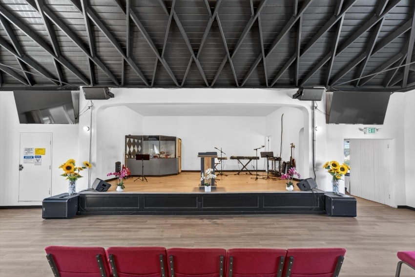 More Photos Of 7101 Menlo Ave, Los Angeles Religious Facility For Sale