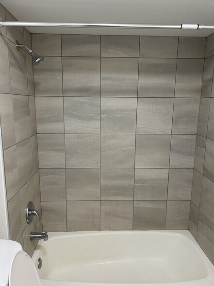 More Photos Of 6211 N Kenmore Ave, Chicago Apartments For Sale