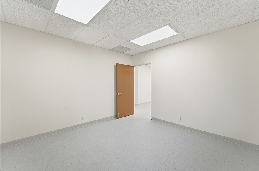 More Photos Of 6006 N El Dorado St, Stockton Office For Sale