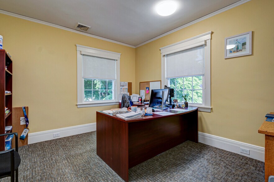 More Photos Of 8 Church St, Westborough Office Residential For Lease