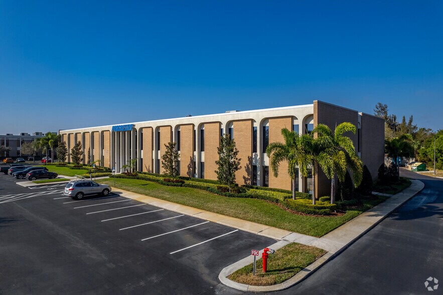 More Photos Of 9500 Koger Blvd N, Saint Petersburg Unknown For Lease
