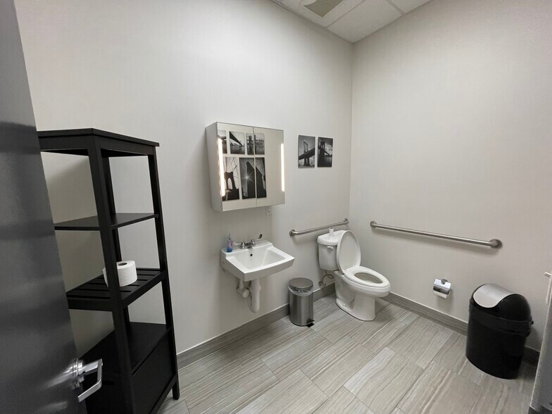 More Photos Of 2860 W State Road 84, Fort Lauderdale Office For Sale