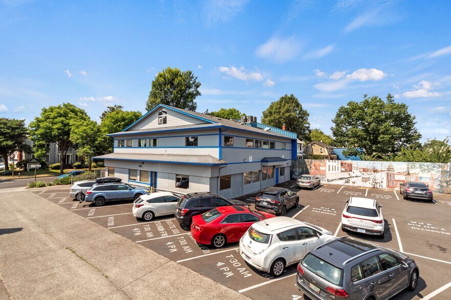 More Photos Of 1255 Pearl St, Eugene Medical For Sale
