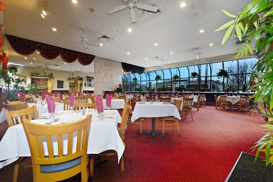 More Photos Of 410 Merrick Rd, Oceanside Restaurant For Sale