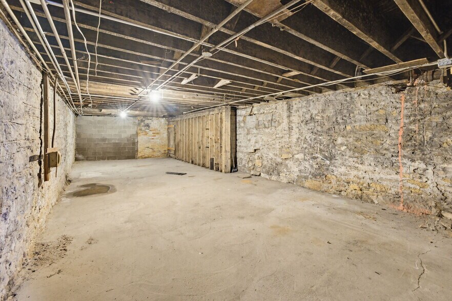 More Photos Of 309-313 W Milwaukee St, Janesville Apartments For Sale