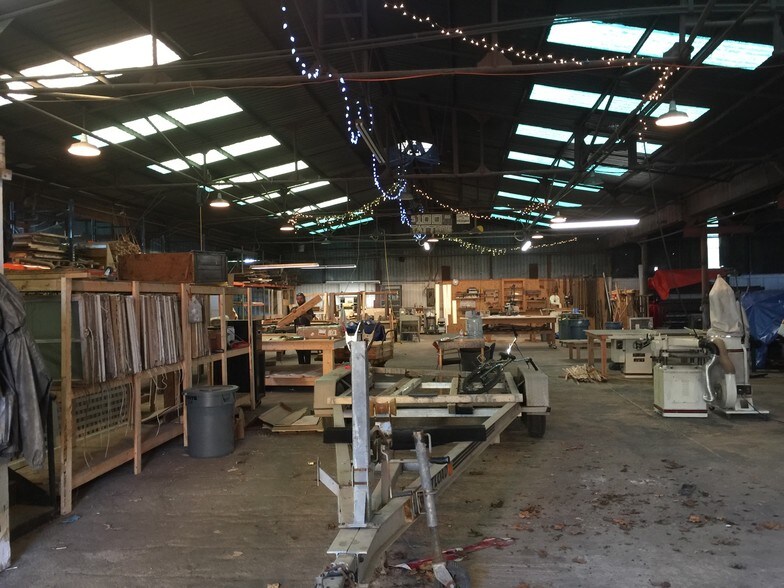 More Photos Of 109 NW 2nd St, Smithville Unknown For Lease