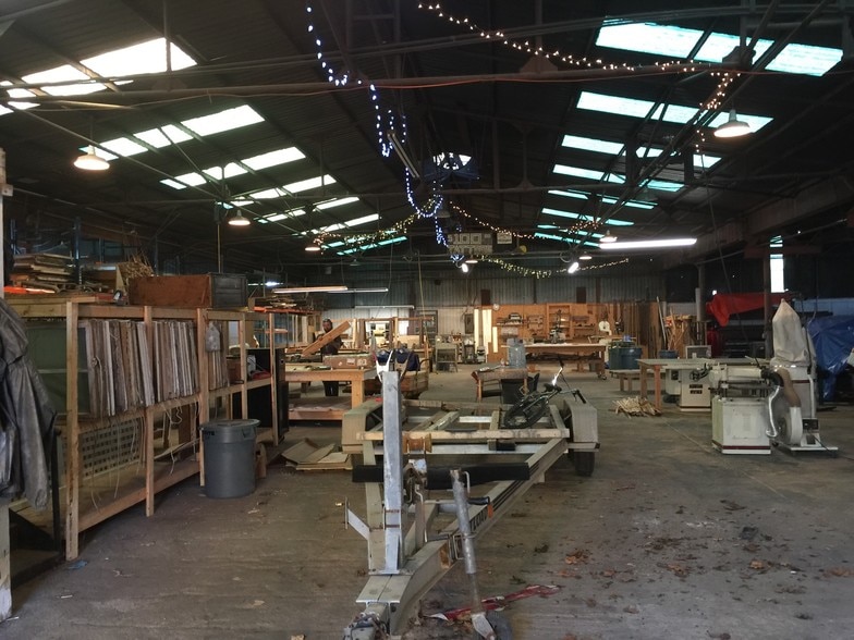 More Photos Of 109 NW 2nd St, Smithville Unknown For Lease