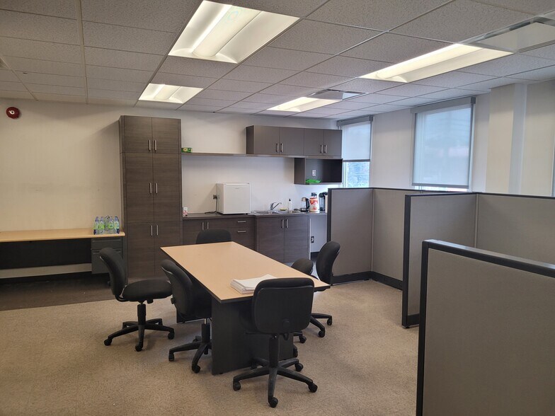 More Photos Of 5135-5169 Rue Jean-Talon E, Montréal Office For Lease
