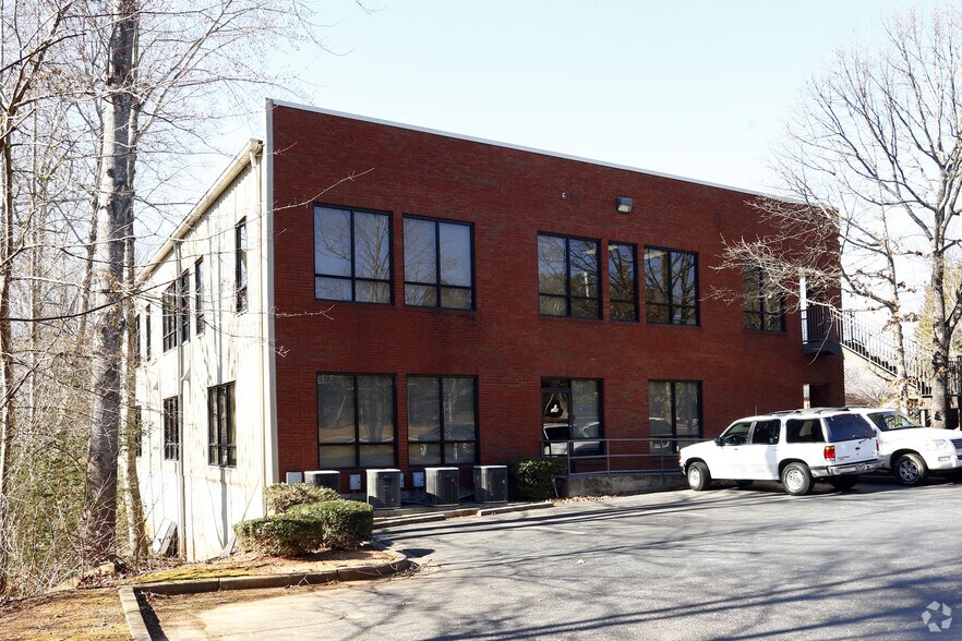 More Photos Of 6185 Crooked Creek Rd, Peachtree Corners Office For Lease