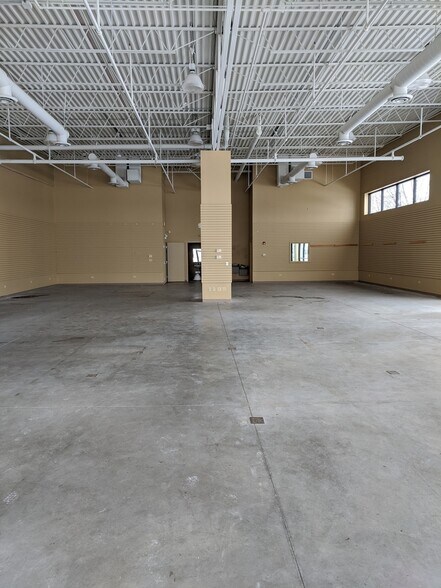 More Photos Of 301-345 Vertin Blvd, Shorewood Unknown For Lease