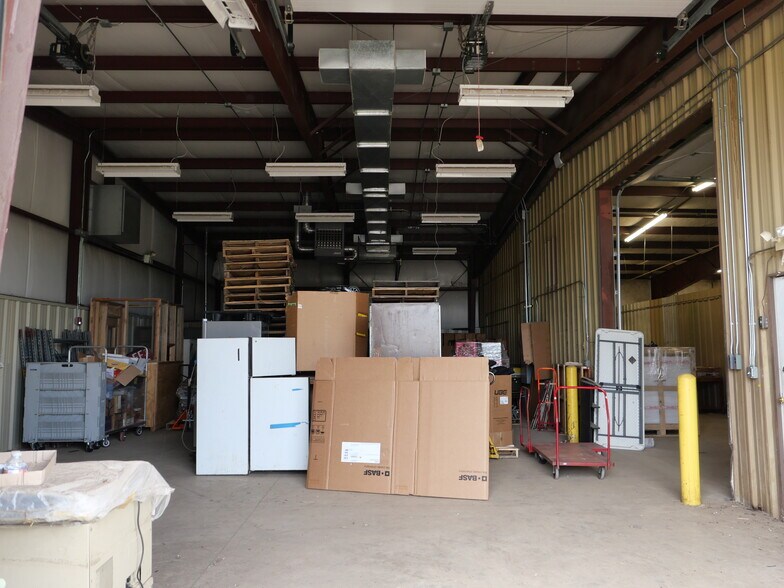 More Photos Of 1364 NE 3rd St, Oklahoma City Warehouse For Sale