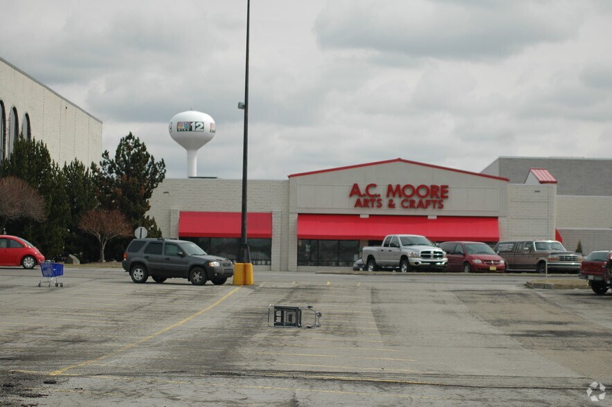 More Photos Of 654 Millcreek Mall, Erie Unknown For Lease