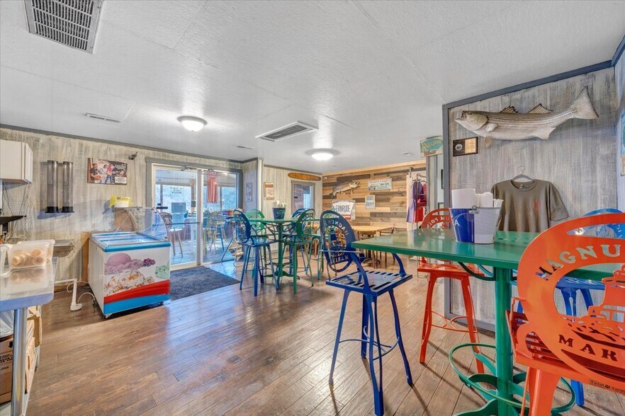 More Photos Of 2200 Old Salem School Rd, Union Hall Marina For Sale