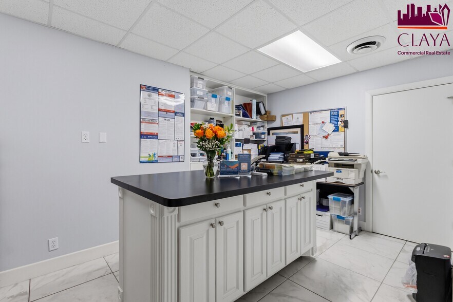 More Photos Of 1600 University Blvd, Brownsville Office For Sale