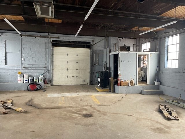 More Photos Of 271 Reservoir Ave, Providence Auto Repair For Sale