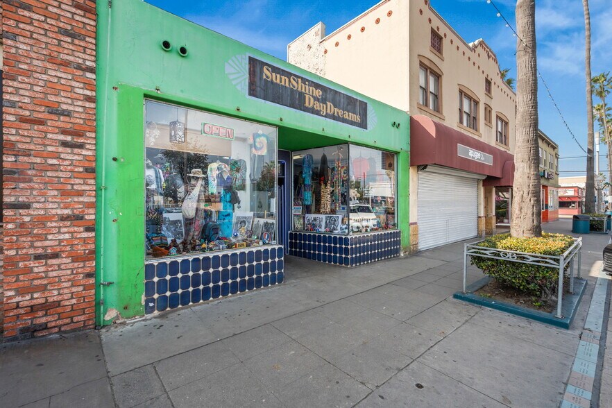 More Photos Of 4975-4979 Newport Ave, San Diego General Retail For Sale