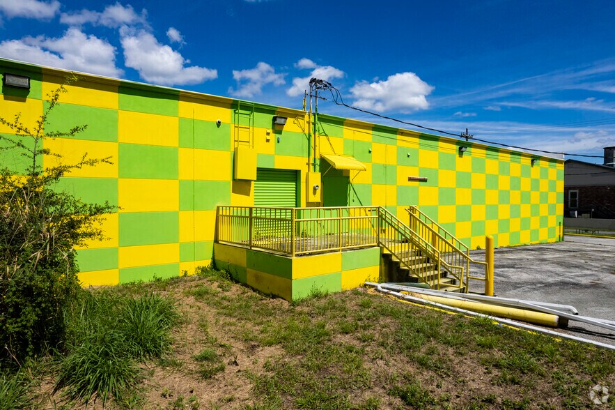 More Photos Of 515 E Memorial Blvd, Lakeland General Retail For Sale