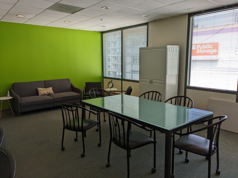 More Photos Of 1111 N Wells St, Chicago Office For Lease