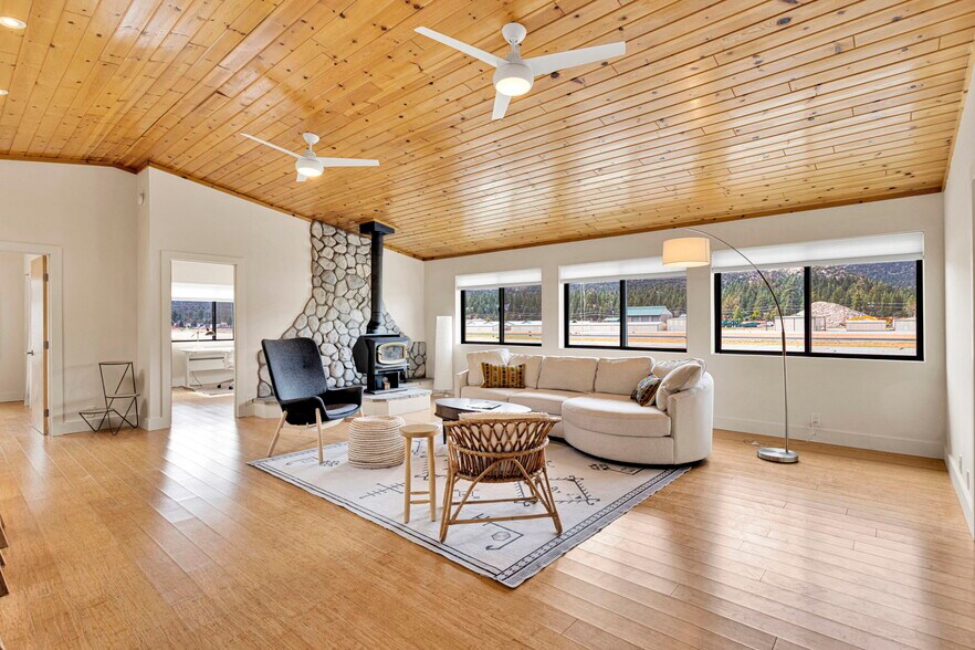 More Photos Of 614 W Fairway Blvd, Big Bear City Warehouse For Sale