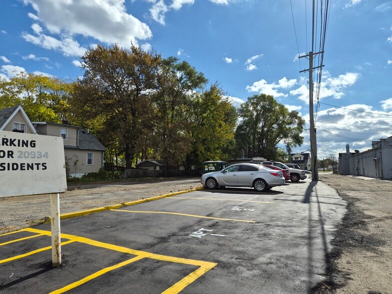 More Photos Of 20934 Van Dyke Ave, Warren Storefront Retail Residential For Sale