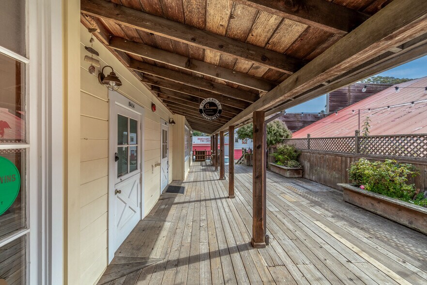 More Photos Of 10470 Lansing St, Mendocino Storefront For Sale