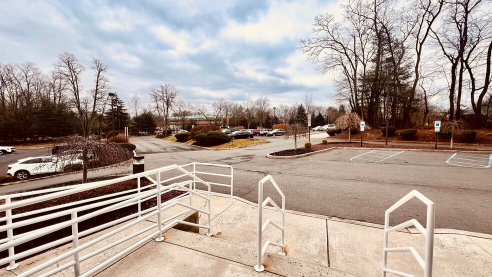 More Photos Of 561 Cranbury Rd, East Brunswick Medical For Sale