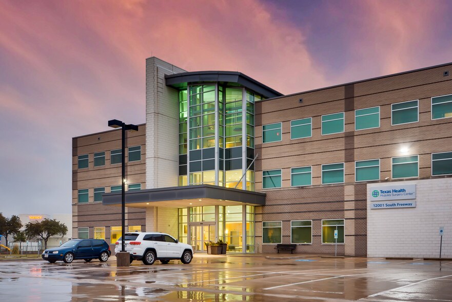 More Photos Of 12001 South Fwy, Burleson Medical For Lease