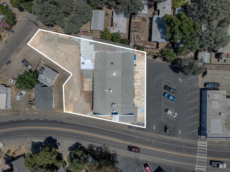 More Photos Of 14420 Lakeshore Dr, Clearlake Office For Sale