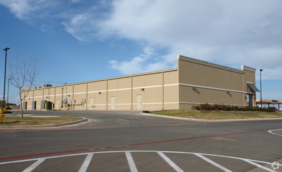More Photos Of 5769 Sherwood Way, San Angelo Freestanding For Lease