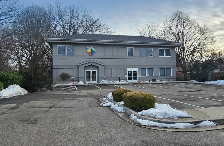Primary Photo Of 7911 W Ustick Rd, Boise Office For Sale