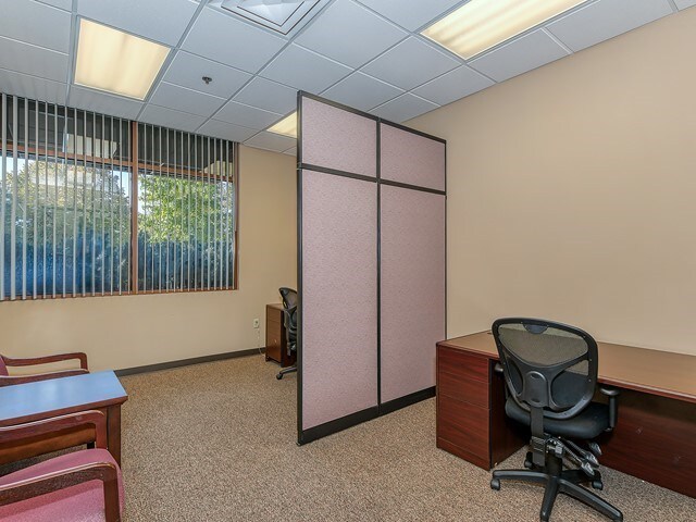 More Photos Of 1250 E Iron Eagle Dr, Eagle Showroom For Lease